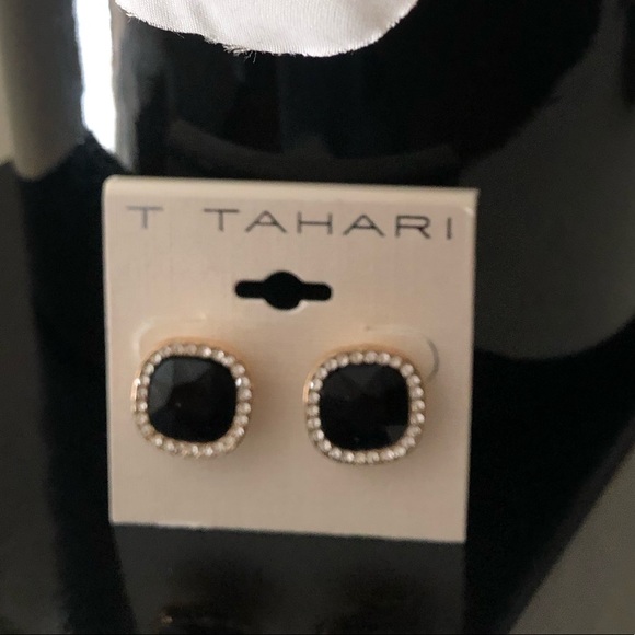 🎀  T Tahari Statement Stud Earrings - Picture 5 of 6